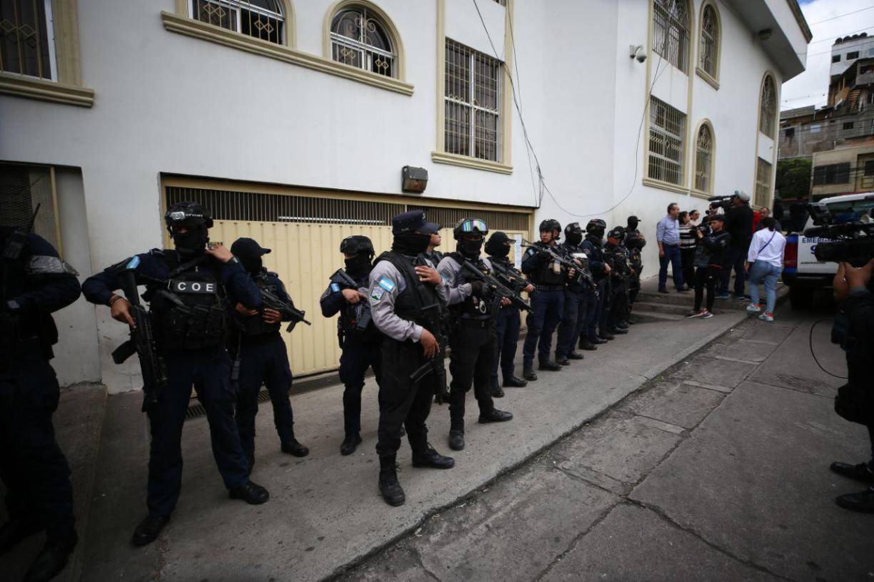 El ministro hondureño de Seguridad, Gustavo Sánchez, informó que las tres capturas fueron se ejecutadas por la Policía Nacional en coordinación con el Ministerio Público en Tegucigalpa y La Paz, en la región central de Honduras.
