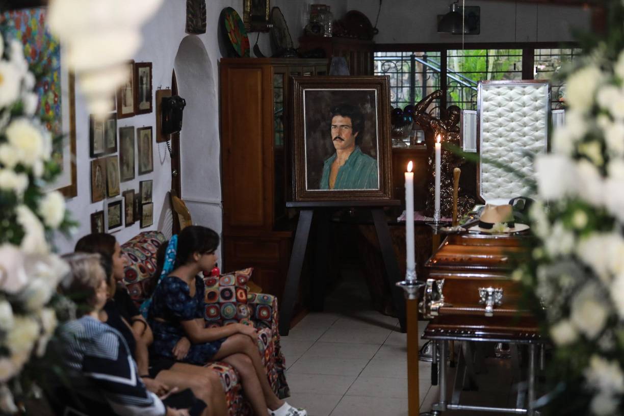 Esto luego de que la cirrosis, enfermedad por la que estaba pasando García, lo mantuviera en un estado delicado al darse a conocer que en los últimos exámenes de sangre realizados mantenía 5,1 de hemoglobina siendo este un nivel muy bajo.