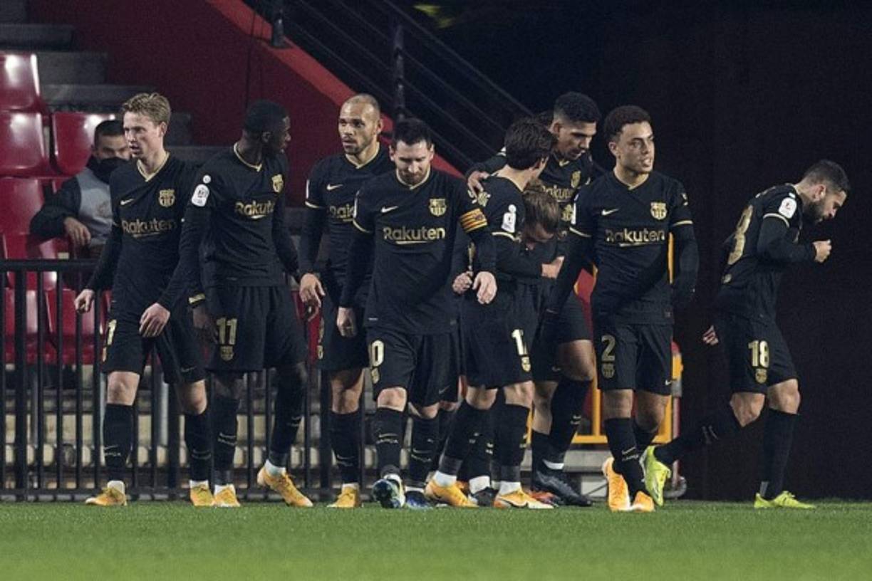 El Barcelona cumplió los pronósticos y se clasificó este miércoles, aunque con muchísimo sufrimiento, para las semifinales de la Copa del Rey al vencer en el cruce de cuartos de final, disputado a partido único en el Estadio Nuevo Los Cármenes, por 3-5 al Granada.