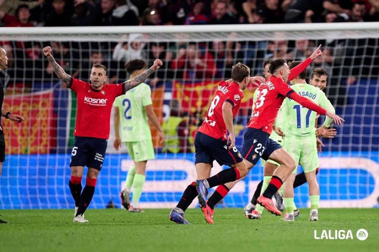 Abel Bretones se despachó con un tremendo golazo para el 4-1 del Osasuna ante el Barcelona. Ya era goleada.