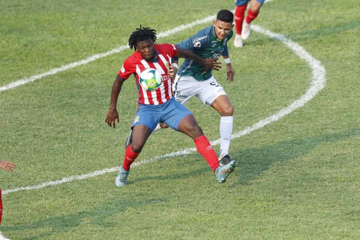 Defensa central: José García será el acompañante de Beckeles en la zaga central.