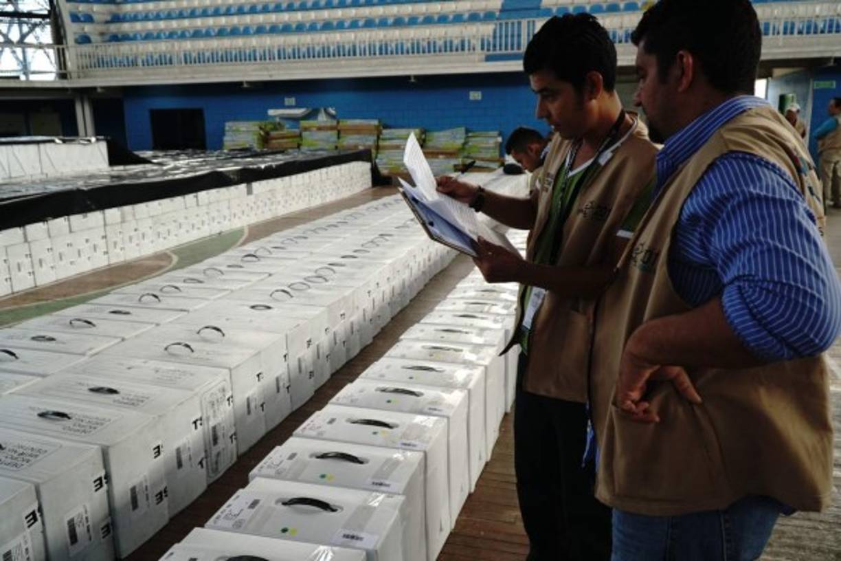 Todo lo necesario para las elecciones de mañana comenzó a ser enviado ayer a los municipios.