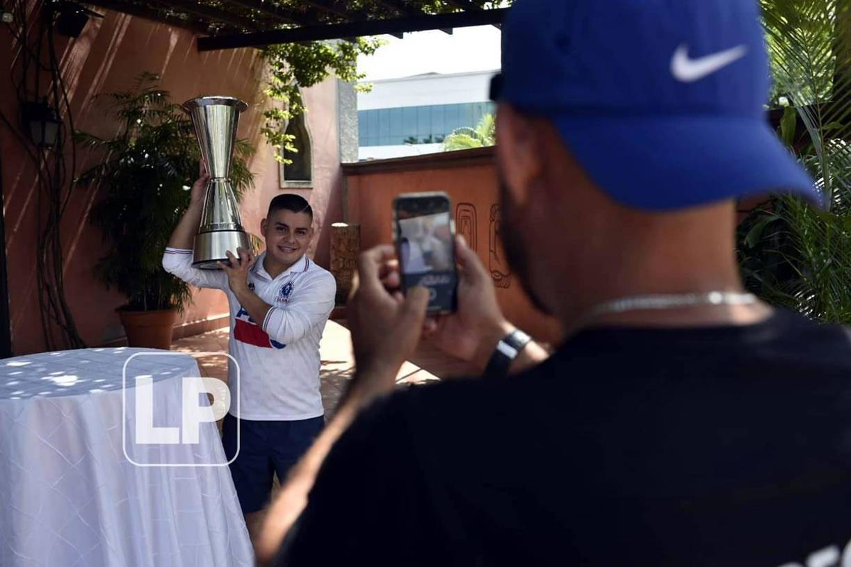 Algarabía por Olimpia y la copa de campeón de Liga Concacaf en San Pedro Sula