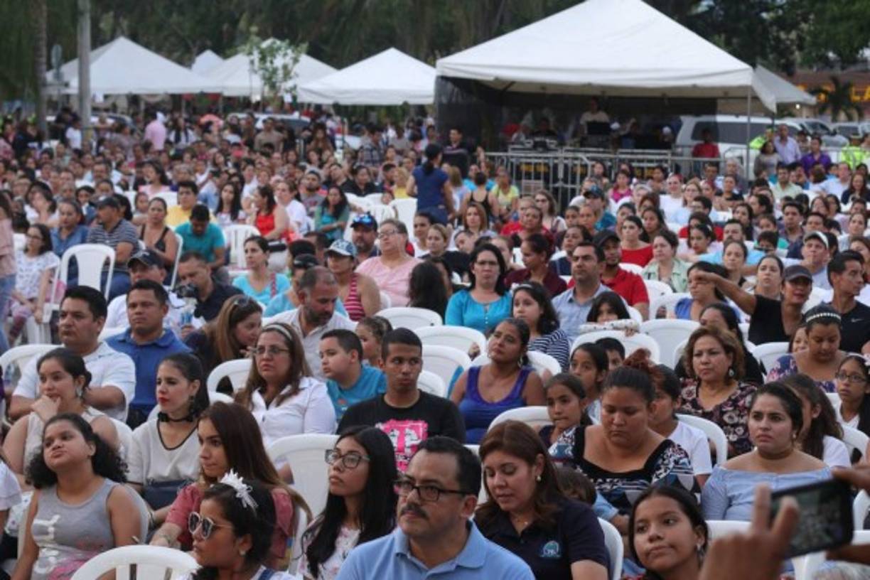 Cientos de personas se hicieron presente para disfrutar del evento.