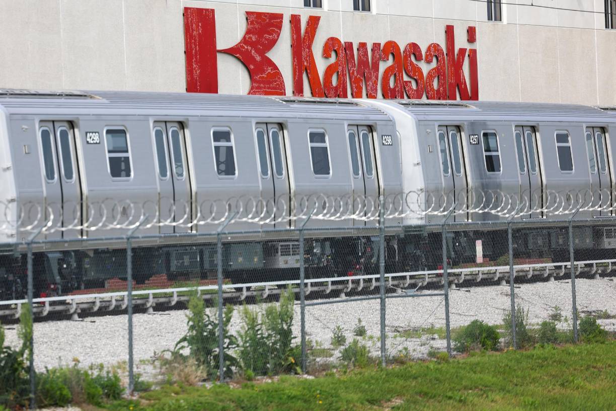 En las afueras de Lincoln, la capital del estado, está la planta del fabricante de vehículos Kawasaki. Un aviso colgado en la entrada dice “estamos contratando”.