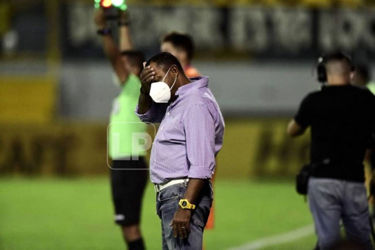 Raúl Cáceres, técnico de la UPN, se lamenta al no poder ganarle al Real España.