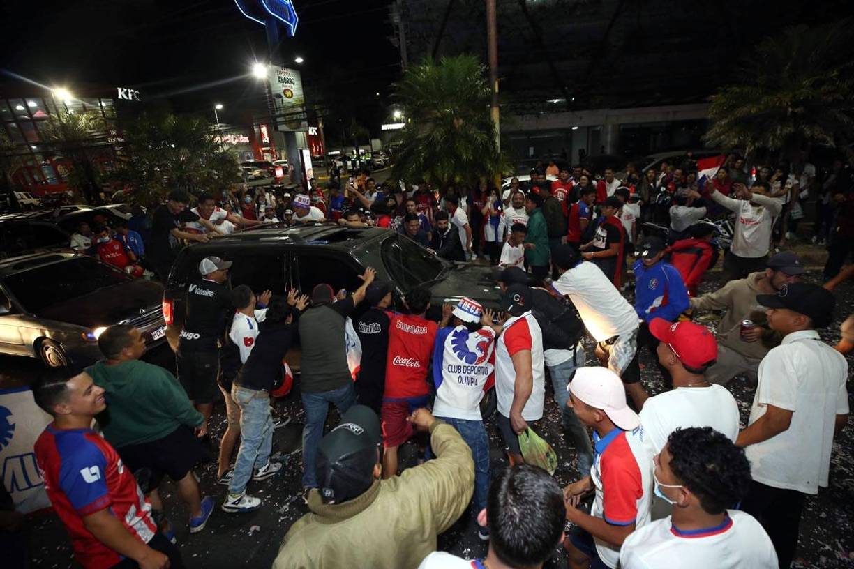Fue triunfo 2-0 del Olimpia sobre Motagua (global 3-0) y el olimpismo festejó una copa más.