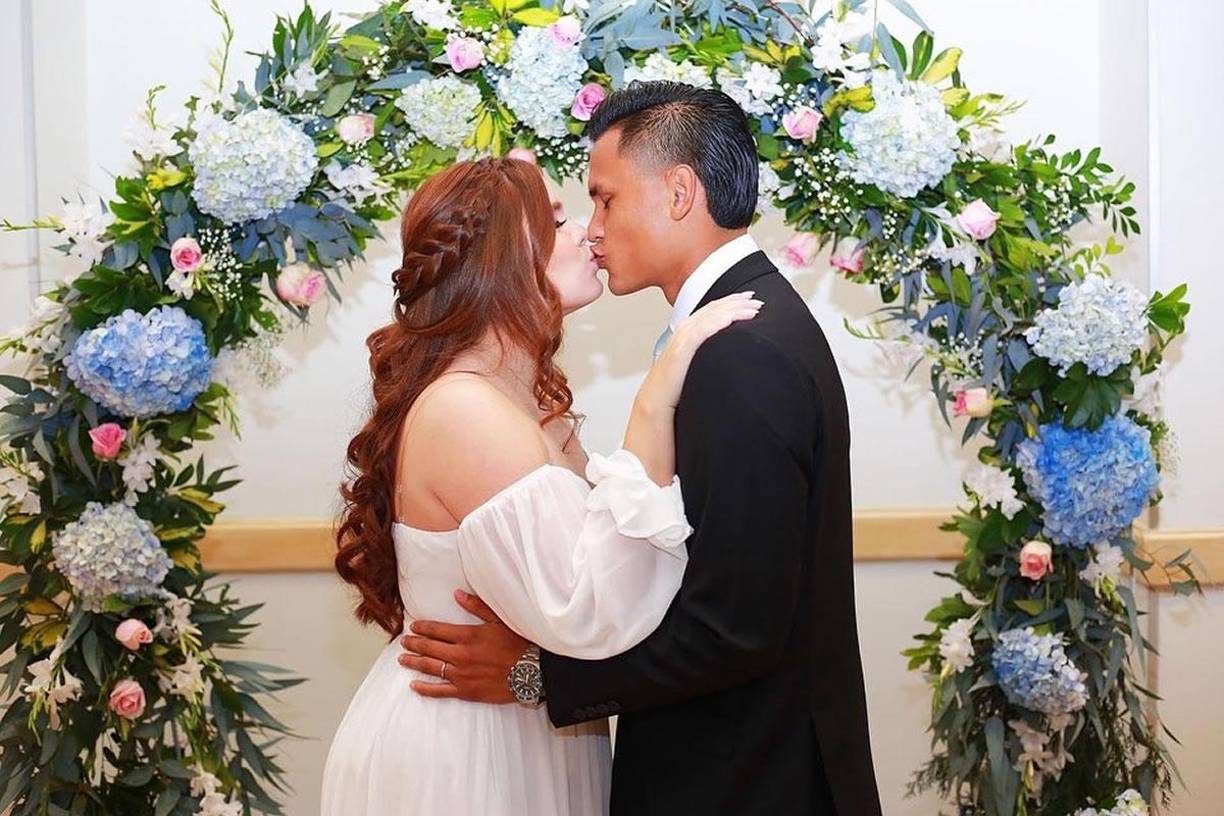 El futbolista hondureño contrajo matrimonio con la bella Iving Bruni a inicios del año, antes de viajar a Estados Unidos cuando se incorporó a Los Ángeles FC de la MLS.