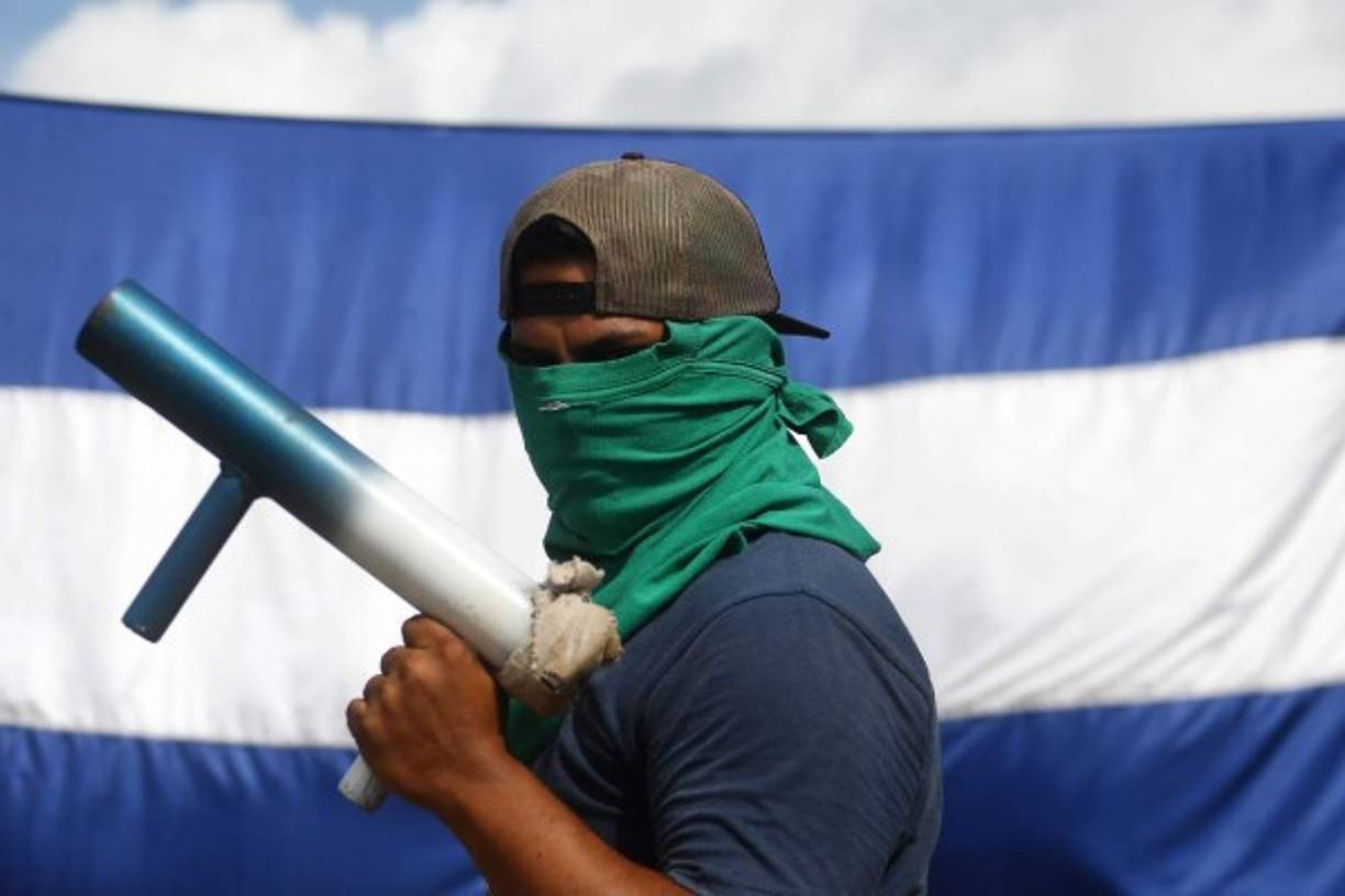 Según datos del Cenidh, al menos 180 personas han fallecido en las protestas desde el 18 de abril pasado. Otras organizaciones humanitarias ubican en 200 la cantidad de muertos y más de un millar de heridos. La vicepresidenta del Gobierno, Rosario Murillo, por su lado, atribuyó la crisis que sufre el país a una invasión de “espíritus malignos”.