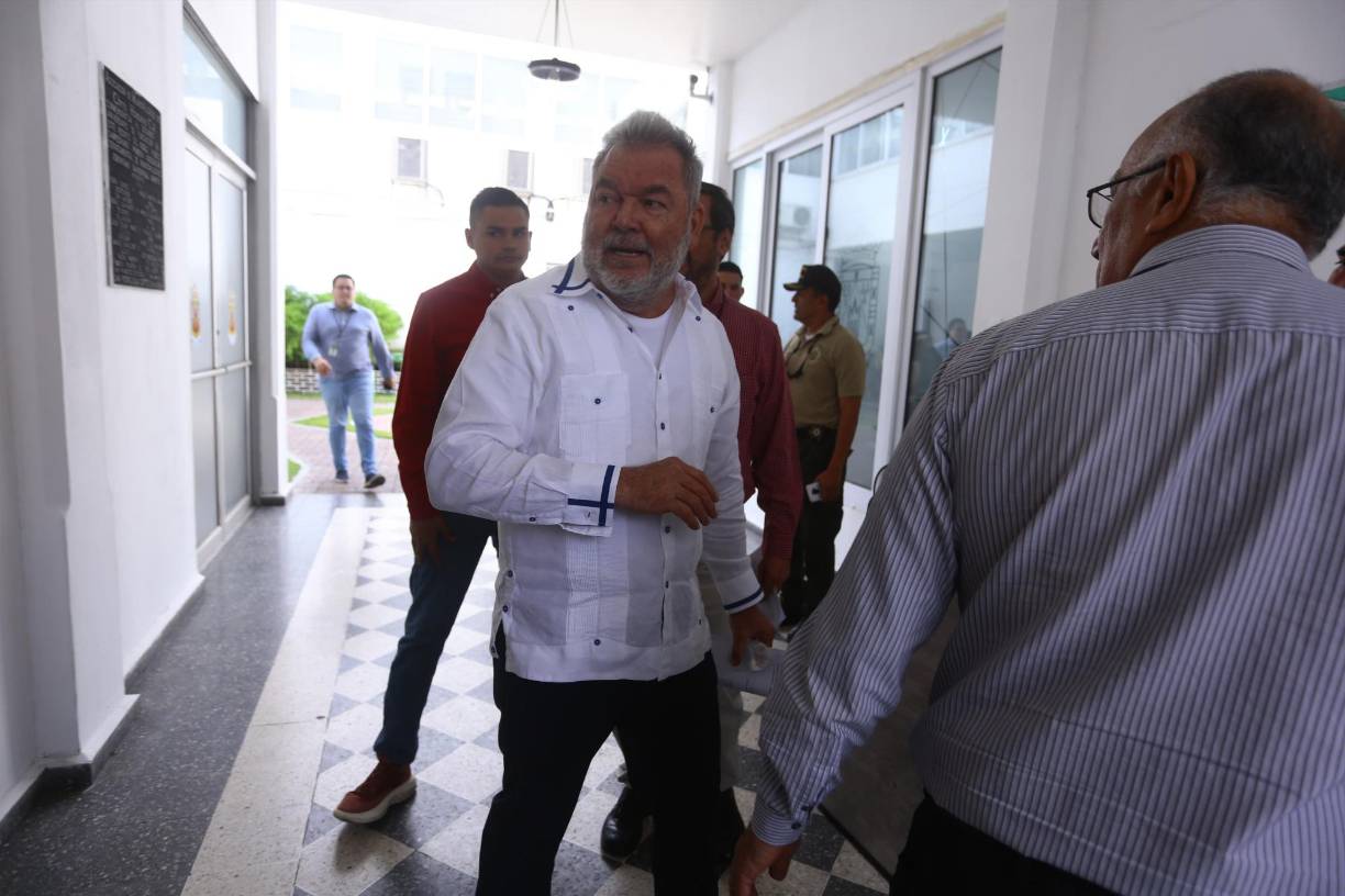 La huelga de hambre la comenzó después que a la alcaldía llegara la Atic y la Uferco del Ministerio Público a realizar una investigación de oficio.