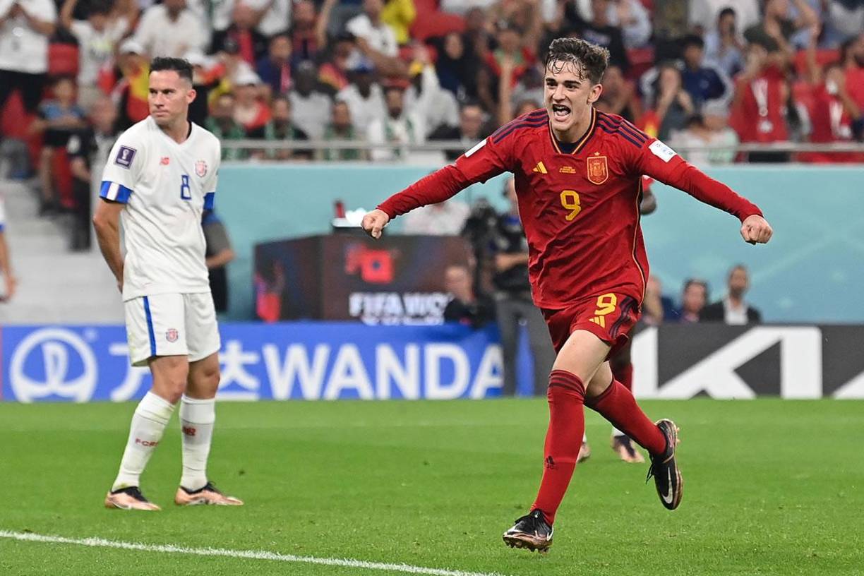 Gavi hizo historia con su primer gol en un Mundial. Se convirtió en el tercer jugador más joven de la historia en marcar en una Copa del Mundo. Su tanto significó el 5-0 ante Costa Rica.