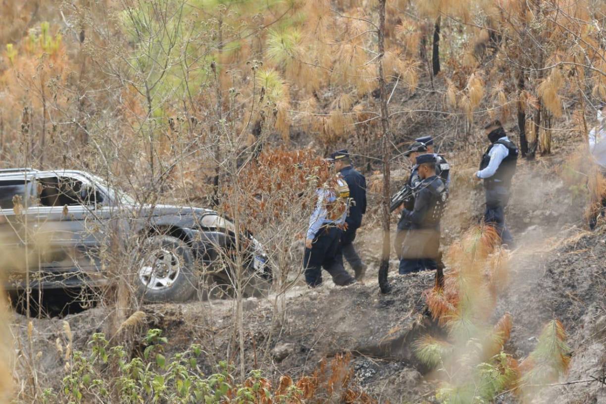 El director de la Policía Nacional, Gustavo Sánchez, llegó hasta la zona del enfrentamiento entre agentes de la Dirección Policial Anti Maras y Pandillas contra el Crimen Organizado (<b>Dipampco</b>) y del escuadrón Cobras contra supuestos miembros de la banda criminal “Los Soroguara”.