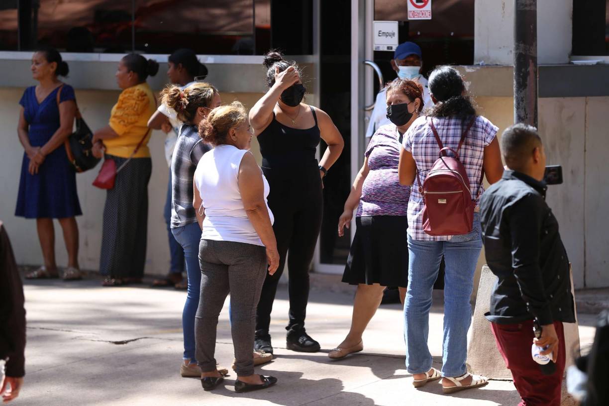Ella y otras reclusas abrieron un agujero en el techo para tratar de escapar. “No fue buena idea”, dice, porque siempre les dispararon y tuvieron que regresar. 
