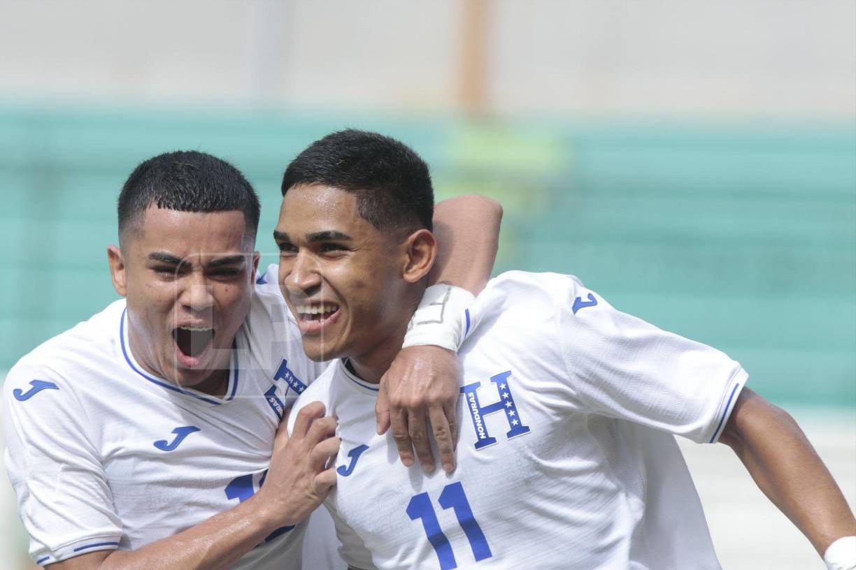 Isaac Castillo fue el primero en felicitar a Marco Aceituno.