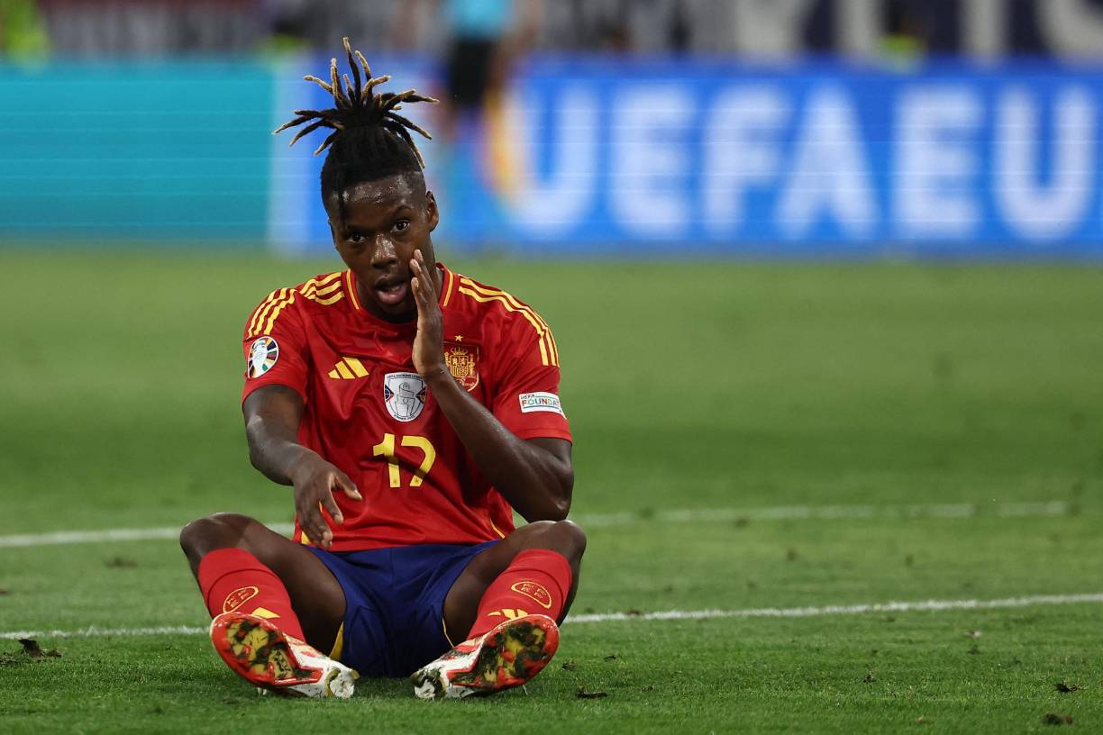 “Ha estado sometido a un bombardeo de preguntas sobre su futuro sin control. Está concentrado para disputar la Eurocopa con la RFEF, que no ha sabido protegerle”, dijo el presidente del conjunto vasco, Jon Uriarte.