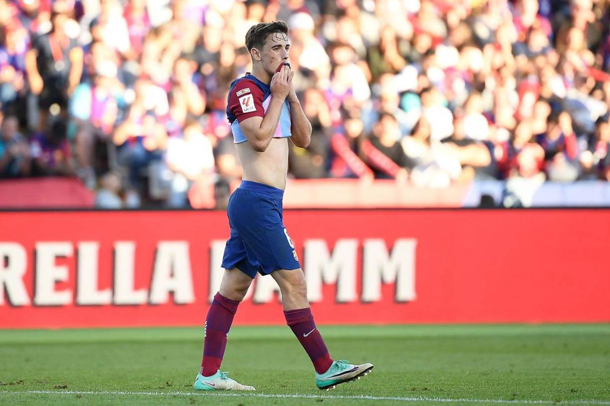 Gavi, con rostro triste por la derrota del Barcelona en el Clásico contra el Real Madrid.
