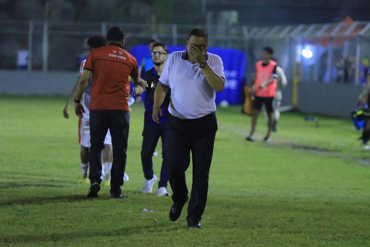 Jhon Jairo López quedó en la cuerda floja del Honduras Progreso tras encajar la séptima derrota del campeonato.
