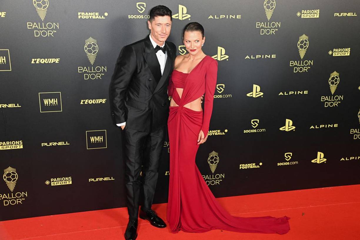 Robert Lewandowski, delantero polaco del Barcelona, junto a su bella esposa Anna Lewandowska.
