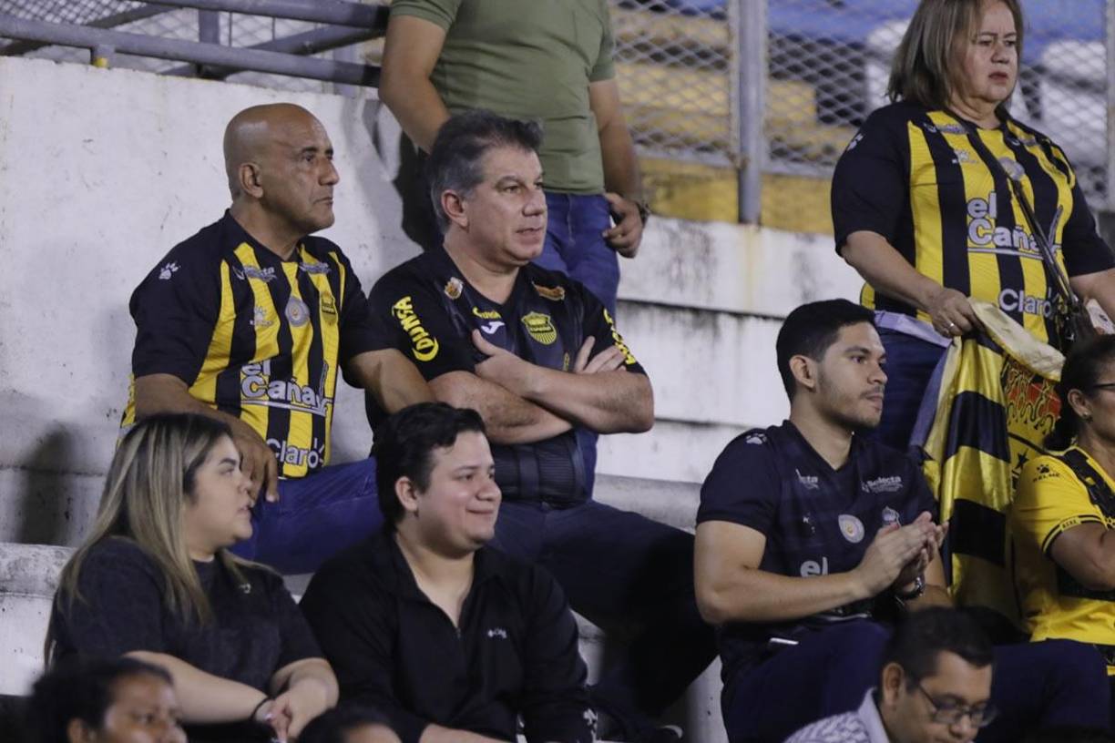 Mateo Yibrín, expresidente del Real España, estuvo presente en el Olímpico viendo ganar al equipo de sus amores.