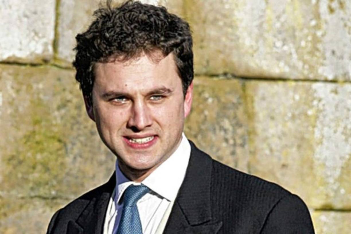 Por tal razón es que es de esperarse que la familia británica esté presente en el enlace del empresario y la docente.