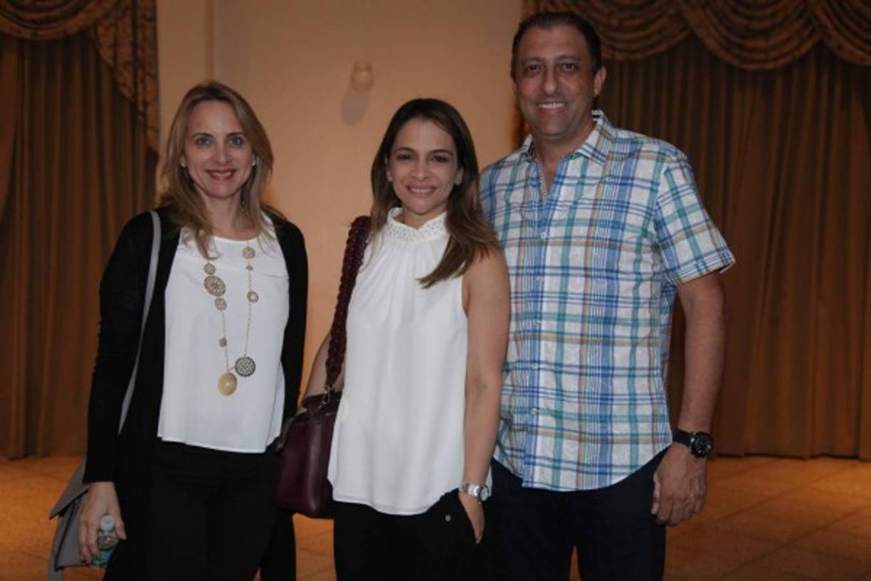 María Edith Vitanza, Giselle y Pablo Rishmawy.