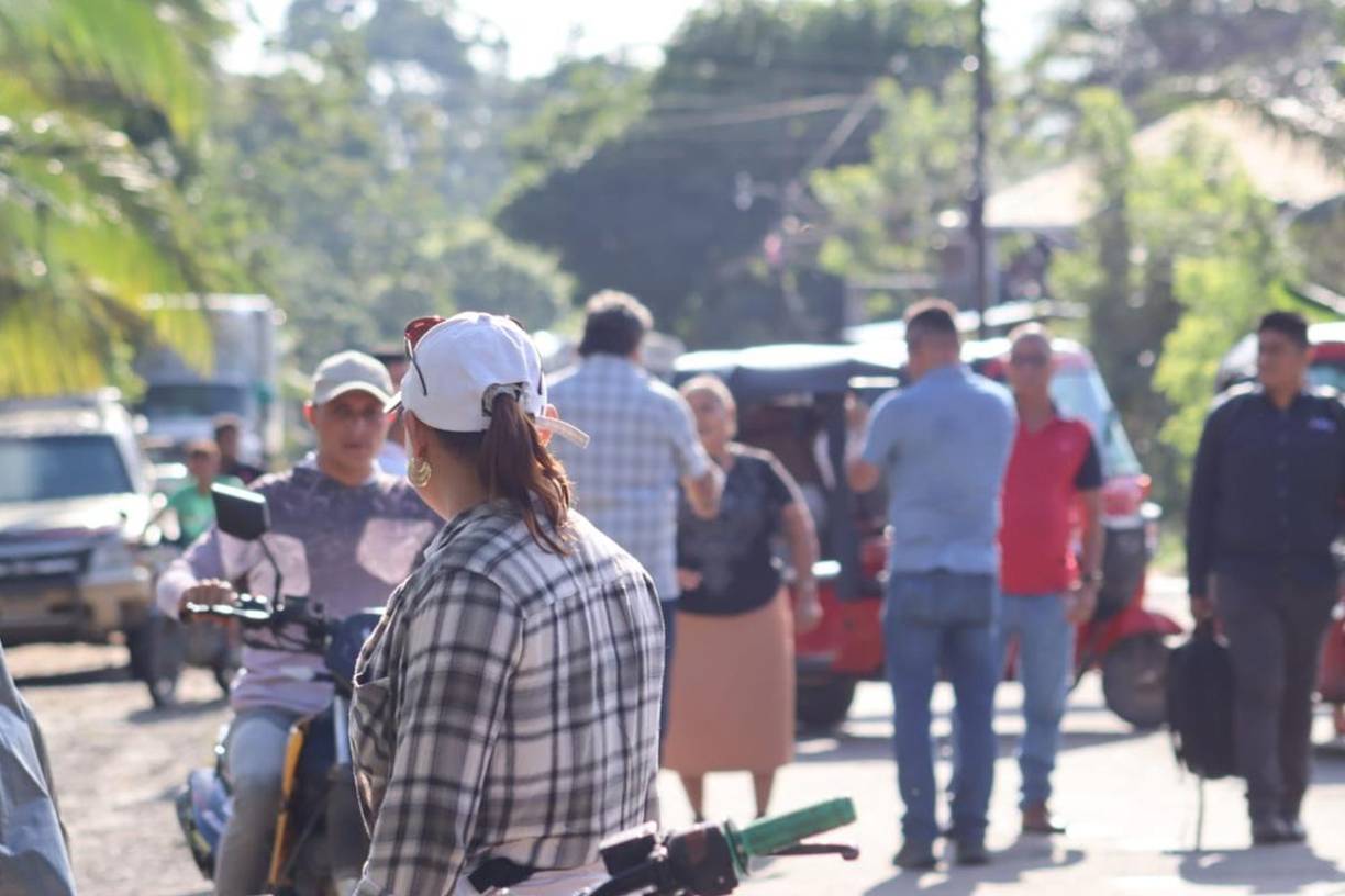 El tráfico vehicular fue afectado todo el día.