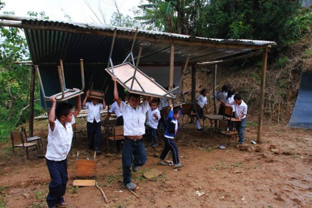 La nueva Secretaria de Educación fue juramentada en el marco del inicio de clases.