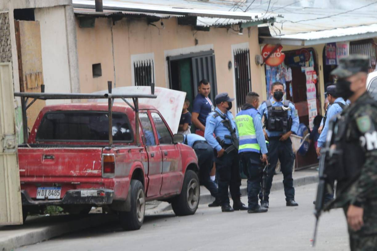 Hasta el momento han sido identificadas dos de las víctimas, se trata de Claudio Larios, conocido como el turco y Cesar Isaías.