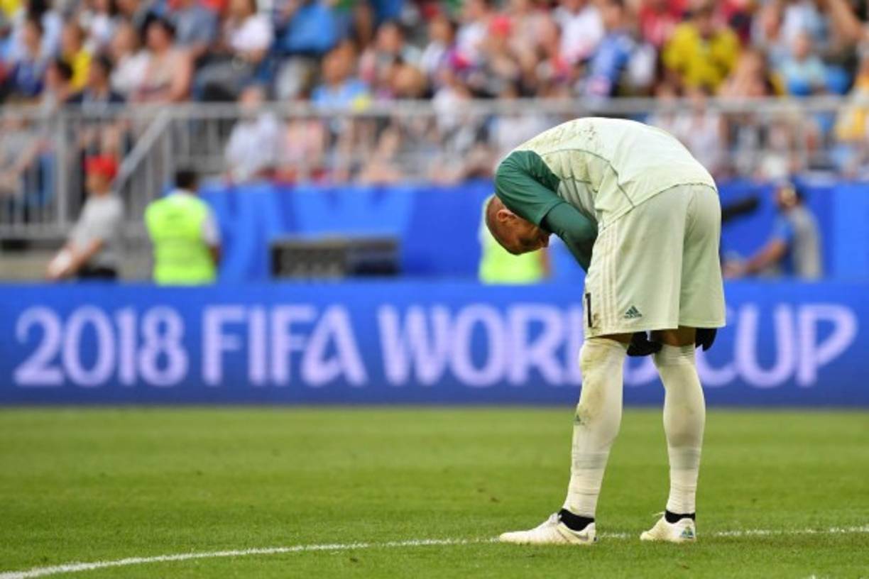 Robin Olsen, portero de Suecia, se mostró dolido tras la eliminación.