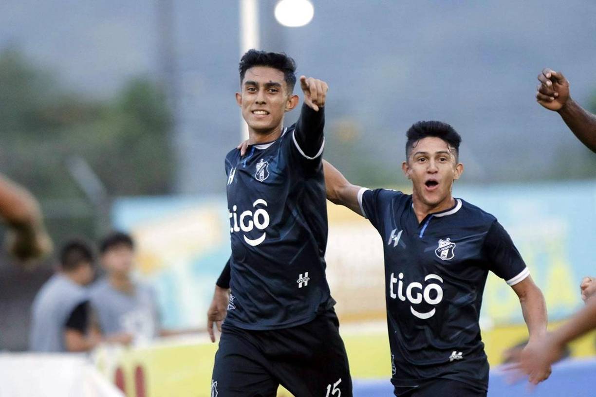 A sus 20 años de edad, es una de las grandes promesas del fútbol hondureño.