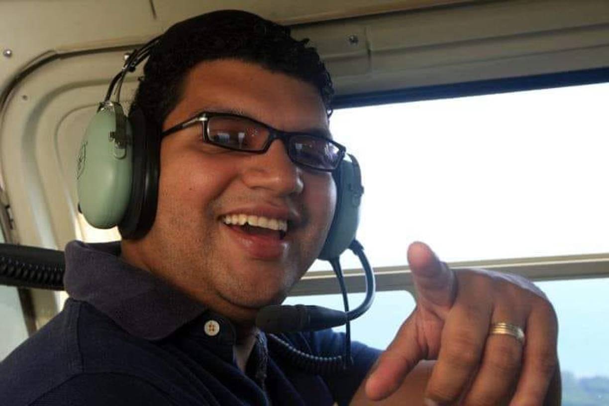 El vehículo en el que se transportaba Morazán era un Toyota Hilux, color negro, que quedó destruido en su parte frontal tras un fuerte choque contra una estructura de concreto perteneciente al Trans 450.