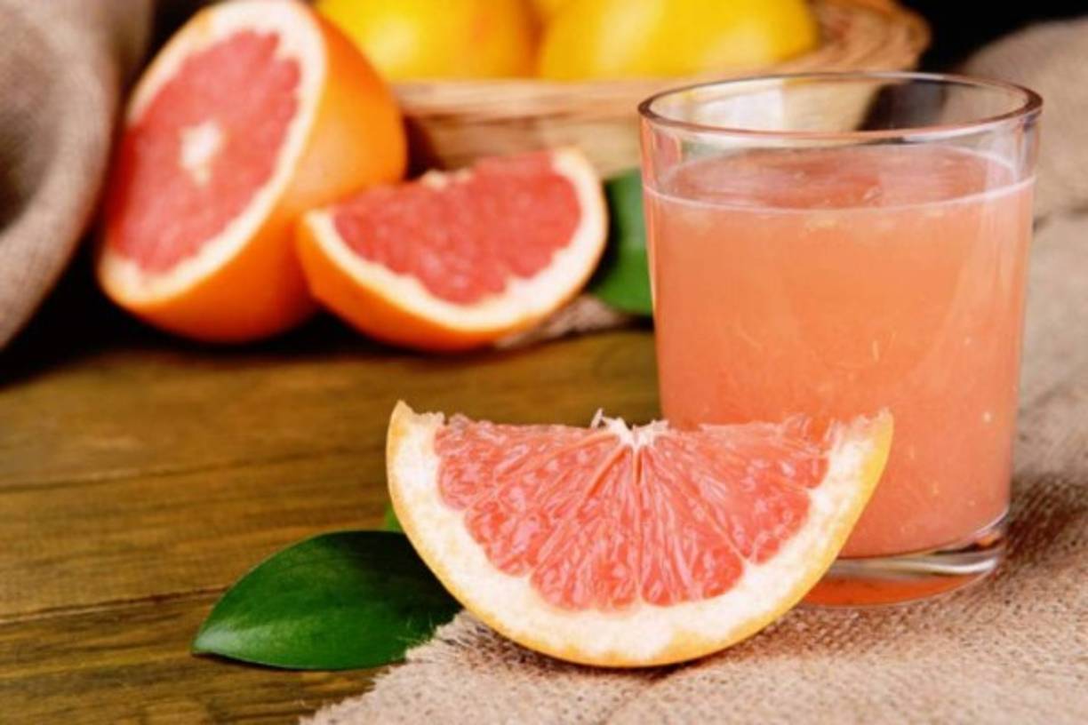 Por su riqueza en las vitaminas anteriores, contribuye para la asimilación de otras vitaminas y minerales esenciales para el organismo como: calcio, fósforo, azufre, yodo y otros.