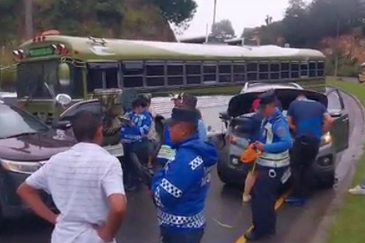 El el sector de El Durazno se formó un fuerte congestionamiento de más de 5 kilómetros de largo. 