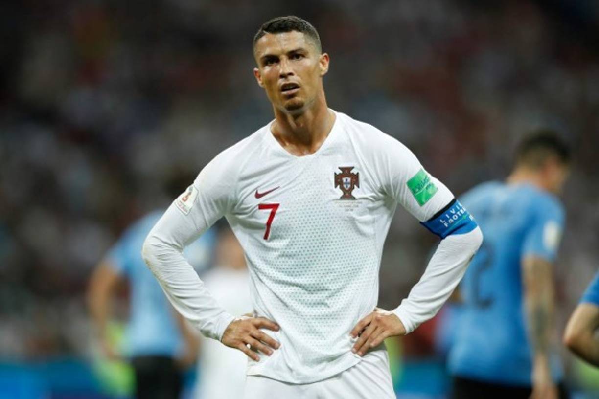 La andadura de los campeones de Europa en el Mundial de Rusia terminó este sábado al cabo de cuatro partidos y su máximo referente, Cristiano Ronaldo, no bastó para evitar una eliminación que también plantea sudas sobre su era en esta competición a la que llegó con 33 años.