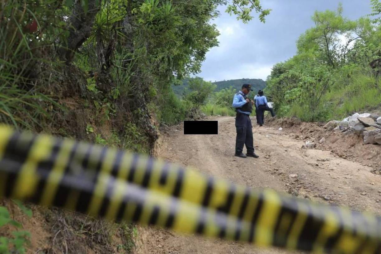 La víctima no portaba documentos personales, por lo que todavía permanece como desconocida. 