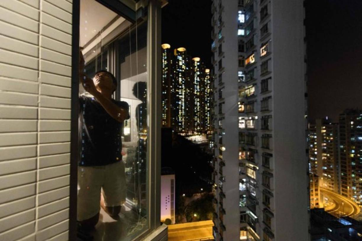 'Los promotores inmobiliarios venden a los compradores el concepto de que sólo necesitan un lugar para dormir, que todo lo demás puede hacerse fuera' de casa, cuenta Law a la AFP. Come sobre todo platos preparados porque su cocina es demasiado pequeña.