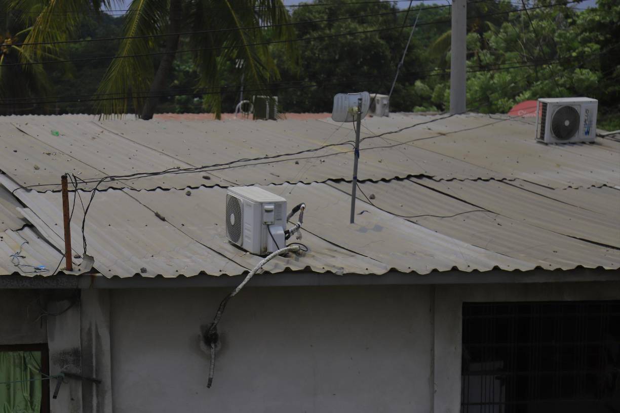 El costo de los mini-split nuevos en el mercado pueden andar desde L12,000 a L20,000 dependiendo de la forma de pago, capacidad y demás.