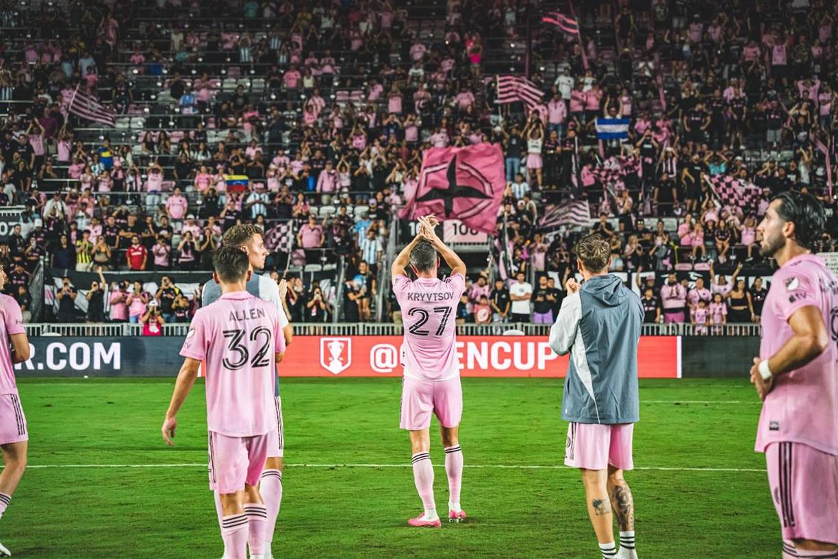 Los jugadores del Inter Miami se acercaron a las graderías para agradecer el apoyo de los aficionados.