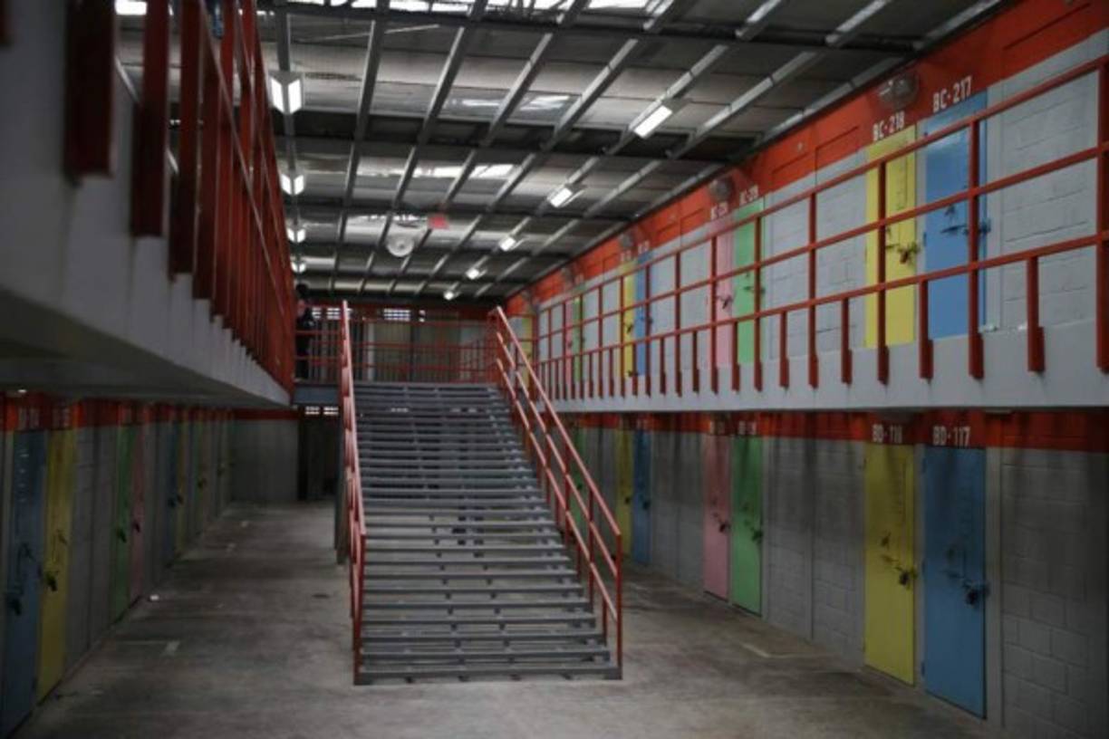 El módulo de máxima seguridad del Centro Penitenciario Nacional de Támara fue remozado y rebautizado como el Pozo III por las autoridades del Gobierno. Allí permanecieron por años miembros de las maras 18 y MS. A pesar de ser de máxima seguridad, llegó a ser ingobernable e incluso destruido hasta que los prisioneros altamente peligrosos fueron trasladados en marzo a El Pozo de Santa Bárbara y La Tolva en Morocelí.