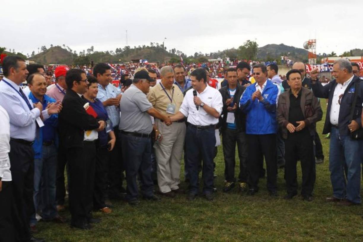 Real Madrid's Spanish midfielder Lucas Vazquez looks downwards during the Spanish King's Cup football match between UD Melilla and Real Madrid CF at the Alvarez Claro municipal stadium in the autonomous city of Melilla on October 31, 2018. (Photo by JORGE GUERRERO / AFP)