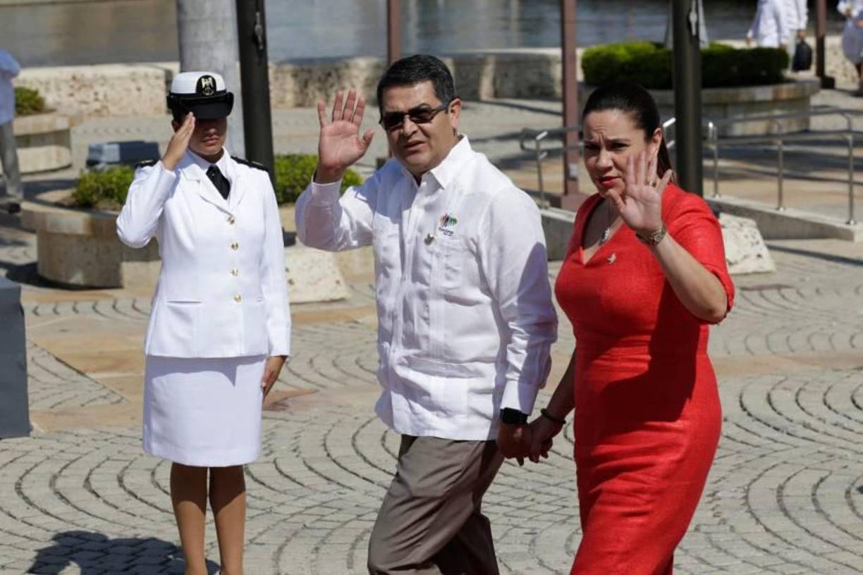 ”Nosotros, en nuestra carrera política, particularmente mi esposo, siempre fue objeto de amenazas. Hubo grupos que intentaron matarlo”, comenzó diciendo García. 