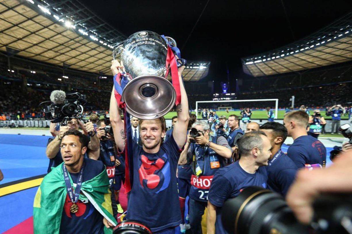 “No ganamos más títulos en el Barça por aburrimiento y por pensar en otras cosas que no eran el fútbol”.