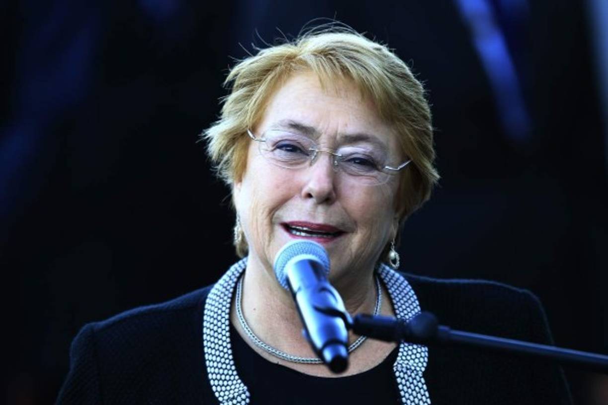 En segundo lugar está la presidenta de Chile, Michelle Bachelet, que cobra $14.900 (L351,640),según la web del Gobierno de Chile gobernotransparentechile.gob.cl.Foto:EFE