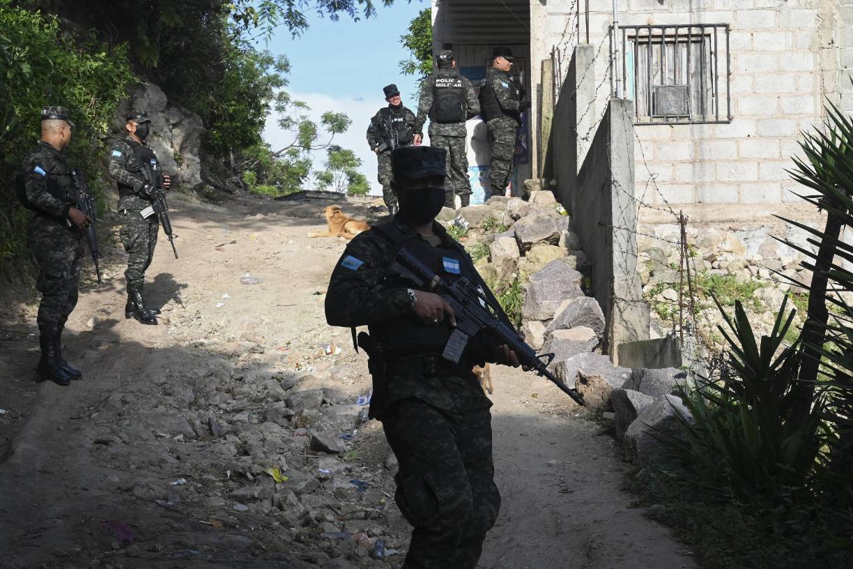 Eso representa el 9% de los casos a nivel nacional y, de acuerdo con el análisis, los casos incluyen un total de 2,529 personas afectadas, de las que 942; es decir, el 37%, fueron víctimas de desplazamiento y 1,587, que es el 63%, en riesgo de desplazamiento, como consecuencia de la violencia generalizada y vulneraciones de los derechos humanos.