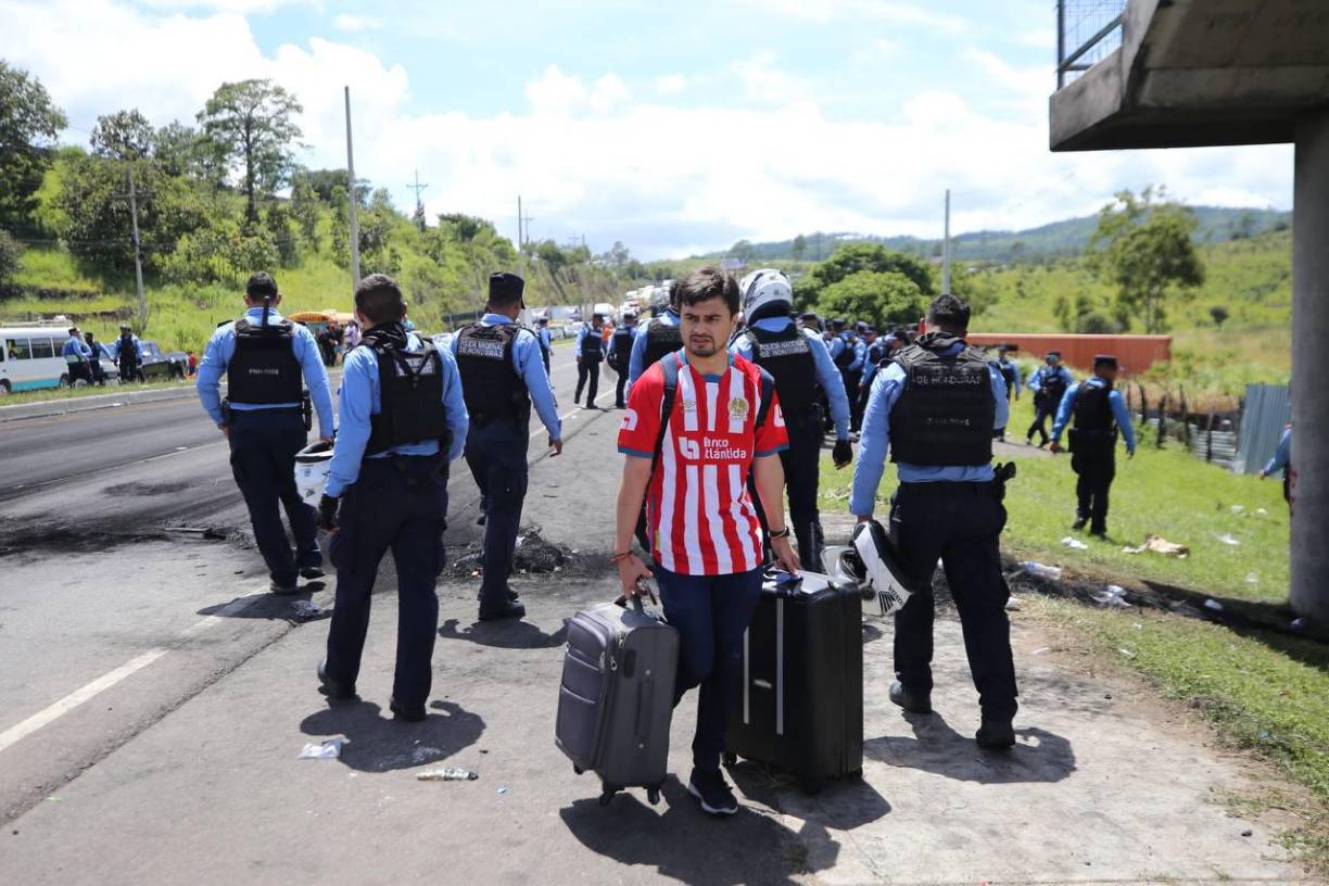 López, quien era concejal del municipio caribeño de Toca, por el gobernante Partido Libertad y Refundación (Libre), había luchado en defensa del río Guapinol y contra un proyecto minero que afecta al parque nacional Botaderos Carlos Escaleras Mejía.