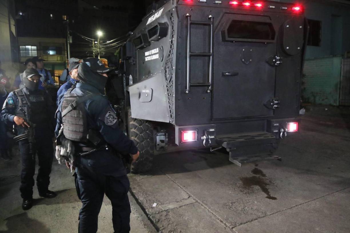 Los tres acusados, entre ellos Vásquez Velásquez, comparecieron el domingo ante un juzgado en Tegucigalpa para la audiencia de declaración de imputados.