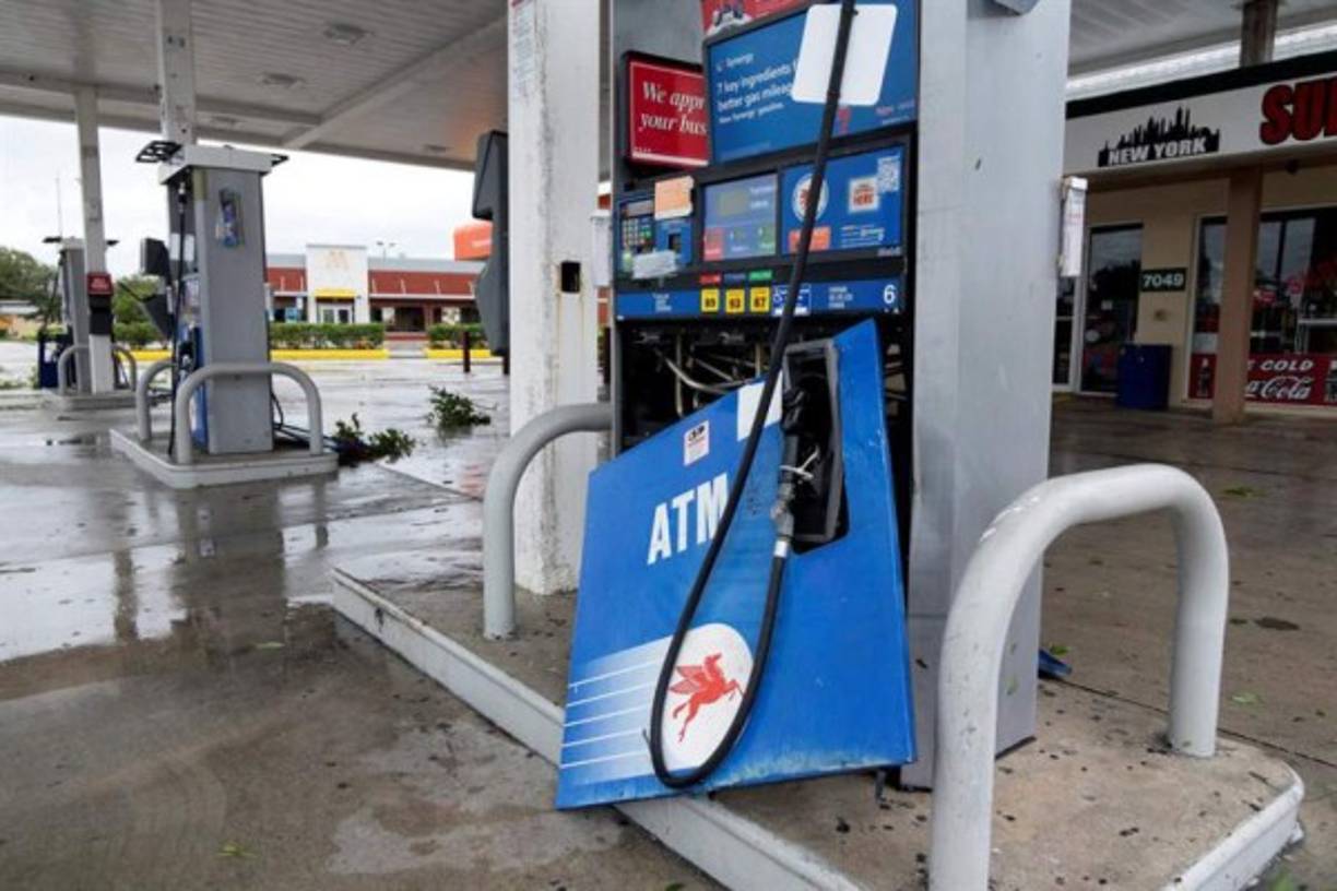 Matthew daño algunas bombas de combustible en Fort Pierce.