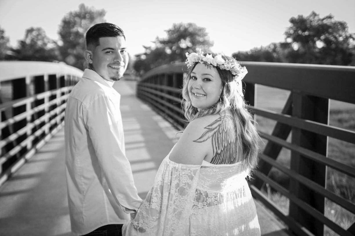 “Salí por la puerta trasera mientras lo llamaba y mientras caminaba hacia la camioneta, pude ver sus piernas en el suelo y por alguna razón realmente pensé que era una broma. No pensé que fuera real’’, expresó su esposa Amanda Fernicola.