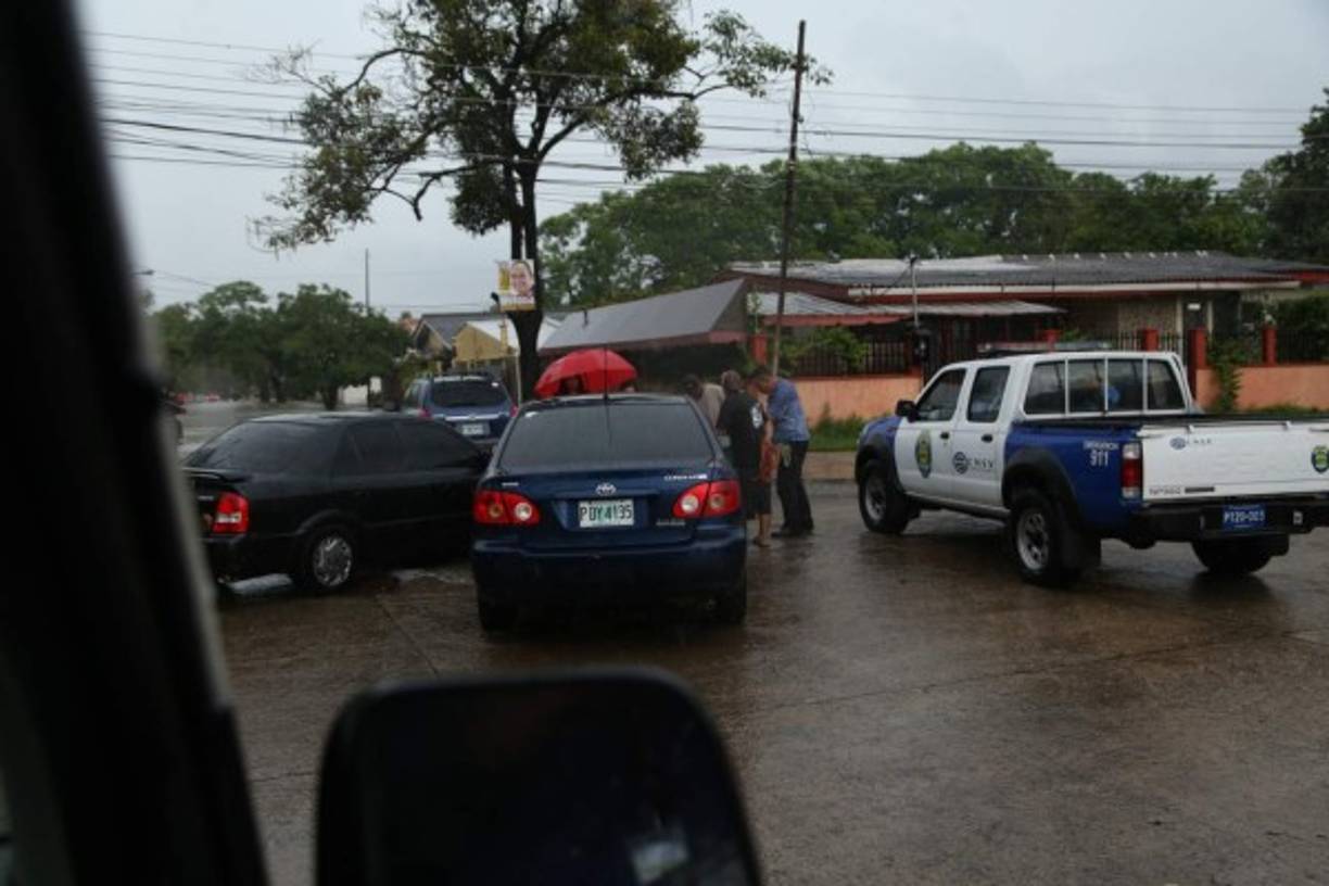 Las autoridades e tránsito tuvieron que atender a varios accidentes.