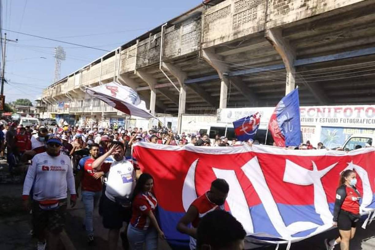 ¡Bonito ambiente! La fiesta de la Ultra Fiel en La Ceiba para el clásico Olimpia-Real España